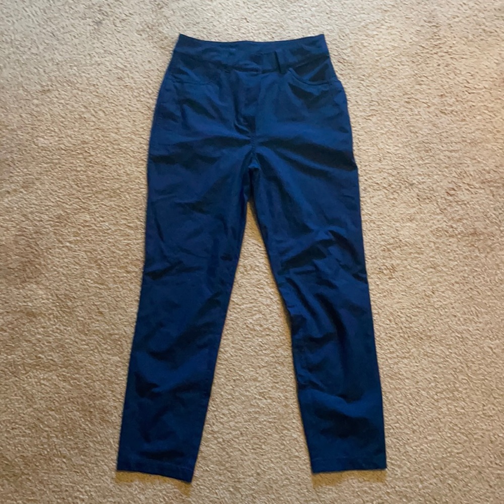 Navy Lululemon jegging pant size 6